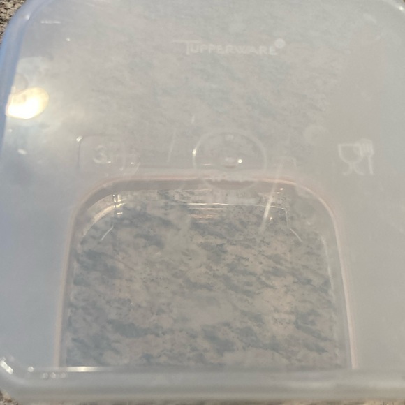 Tupperware Cream Food Storage Container - Picture 4 of 5